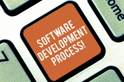 概念手工寫作, 展示網(wǎng)絡(luò)研討會(huì)的現(xiàn)代教育。商務(wù)照片文本的過程和開發(fā) web 應(yīng)用程序鍵盤鍵意圖創(chuàng)建計(jì)算機(jī)消息的概念的實(shí)踐